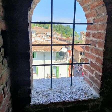 Appartement Castello Mavino à Sirmione Extérieur photo