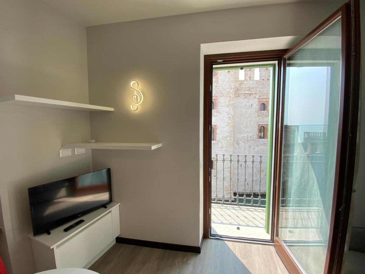 Appartement Castello Mavino à Sirmione Extérieur photo