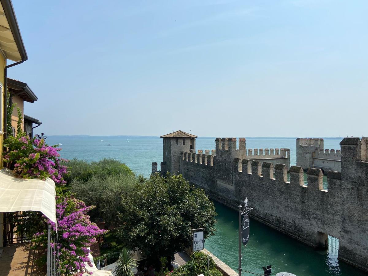 Appartement Castello Mavino à Sirmione Extérieur photo
