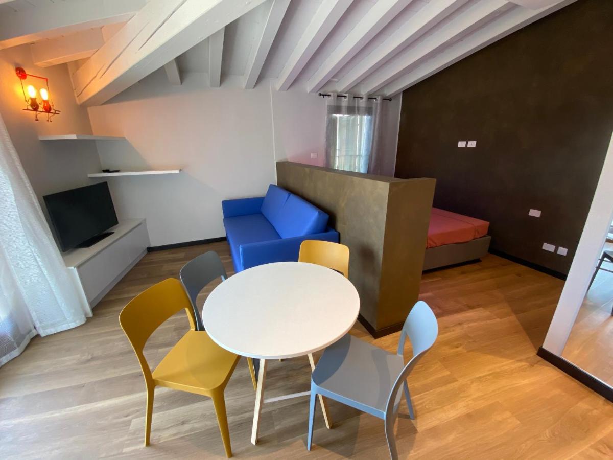 Appartement Castello Mavino à Sirmione Extérieur photo