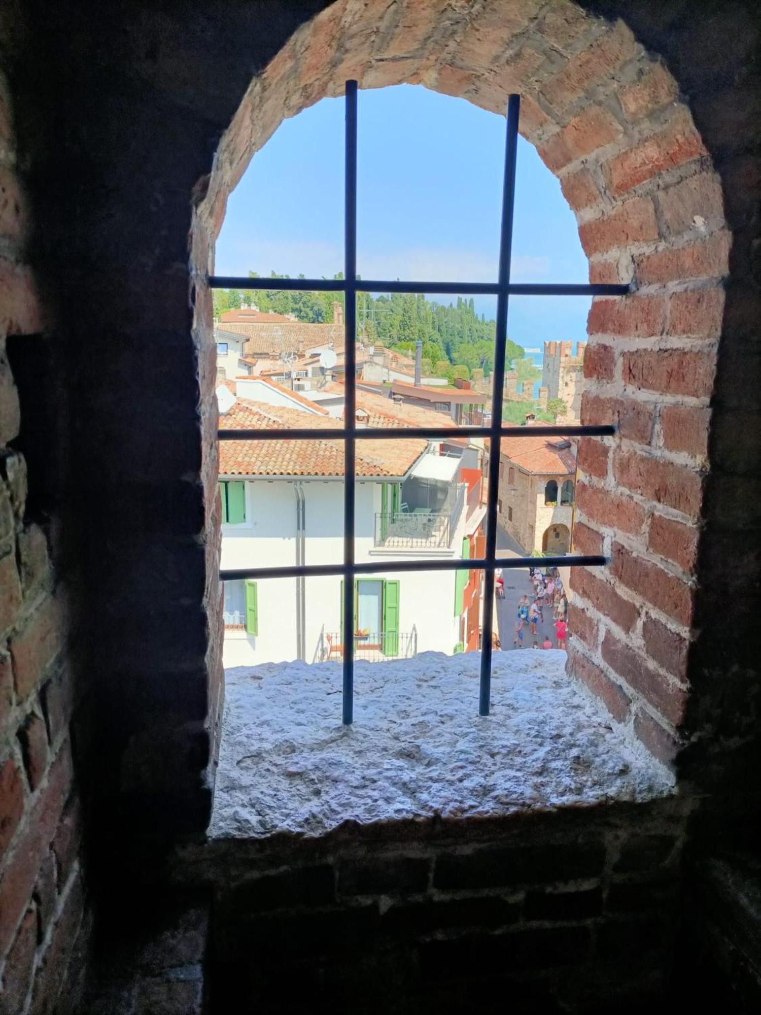 Appartement Castello Mavino à Sirmione Extérieur photo
